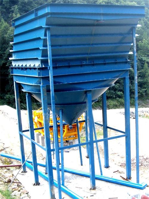 Inclined plate thickener